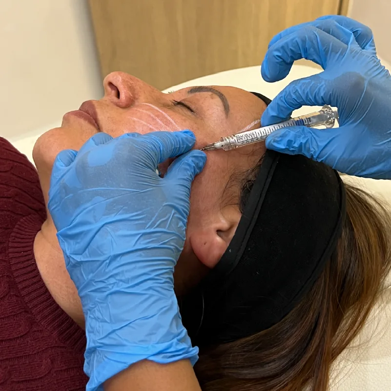Combo Antiedad en Botoshop Bogotá — rejuvenecimiento facial para personas mayores de 35 años con signos de envejecimiento