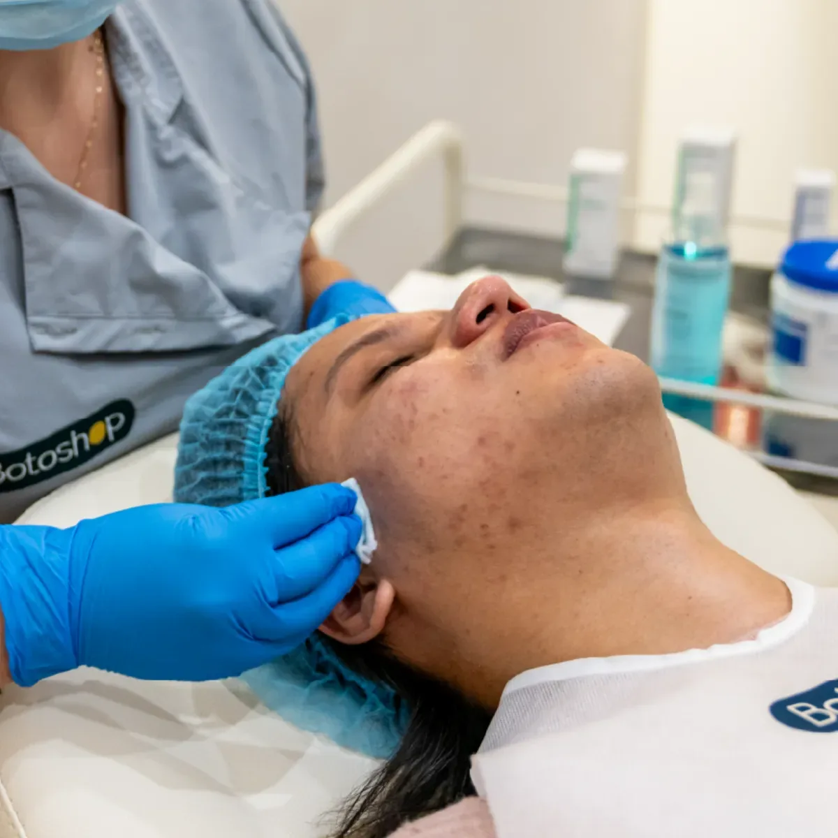 Combo Limpieza + Peeling Acné en Botoshop Bogotá — Limpieza Facial Profunda + Peeling para acné, piel grasa y marcas