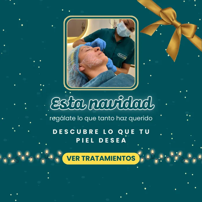 Comparativa del rostro de una mujer antes y después de un tratamiento estético integral con toxina botulínica, Radiesse y limpieza facial; se muestra un lado con signos de envejecimiento y el otro con piel más firme y rejuvenecida.